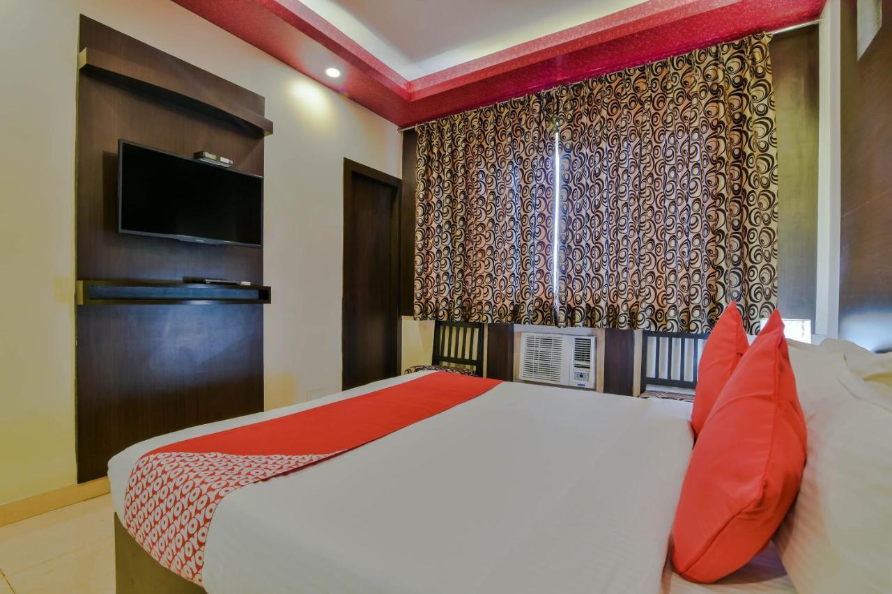 Hotel Manoshanti ปณชี ภายนอก รูปภาพ