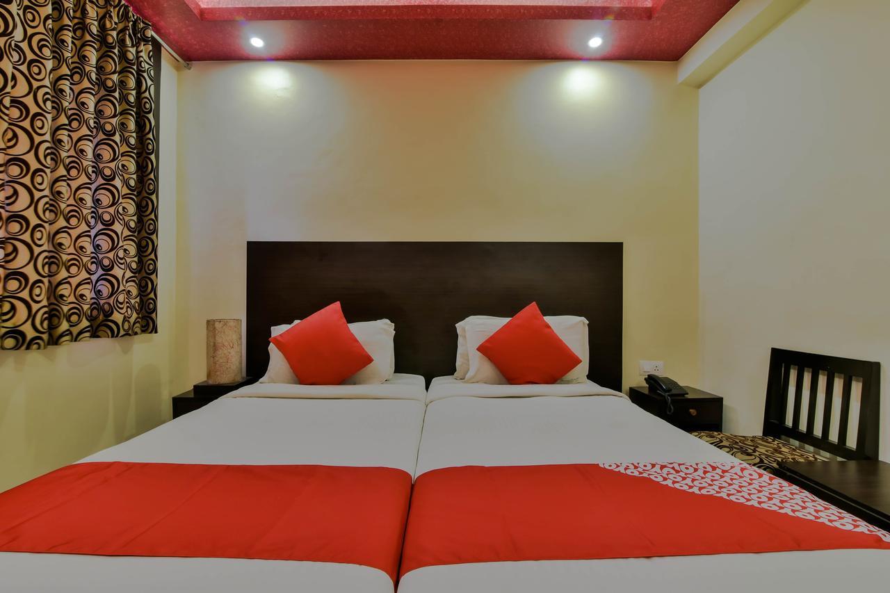 Hotel Manoshanti ปณชี ภายนอก รูปภาพ