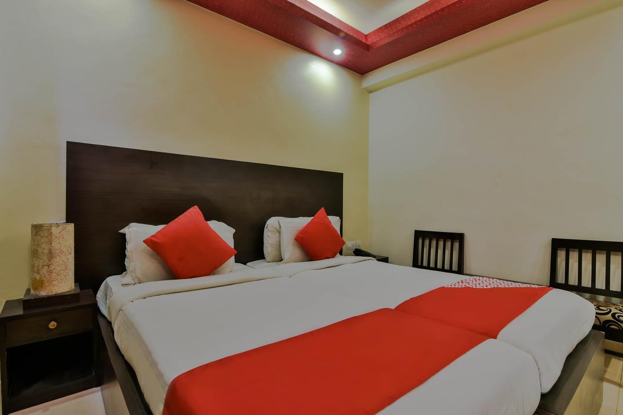 Hotel Manoshanti ปณชี ภายนอก รูปภาพ