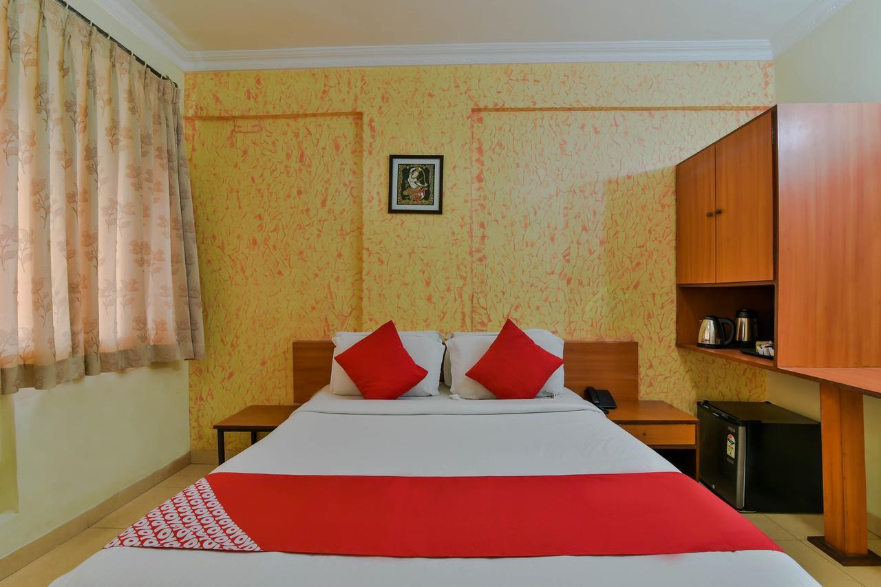Hotel Manoshanti ปณชี ภายนอก รูปภาพ