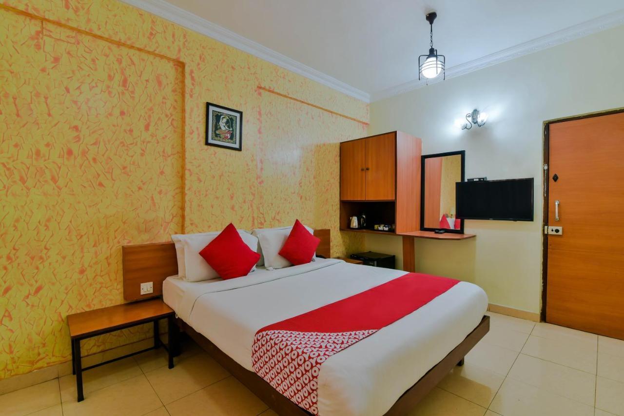 Hotel Manoshanti ปณชี ภายนอก รูปภาพ