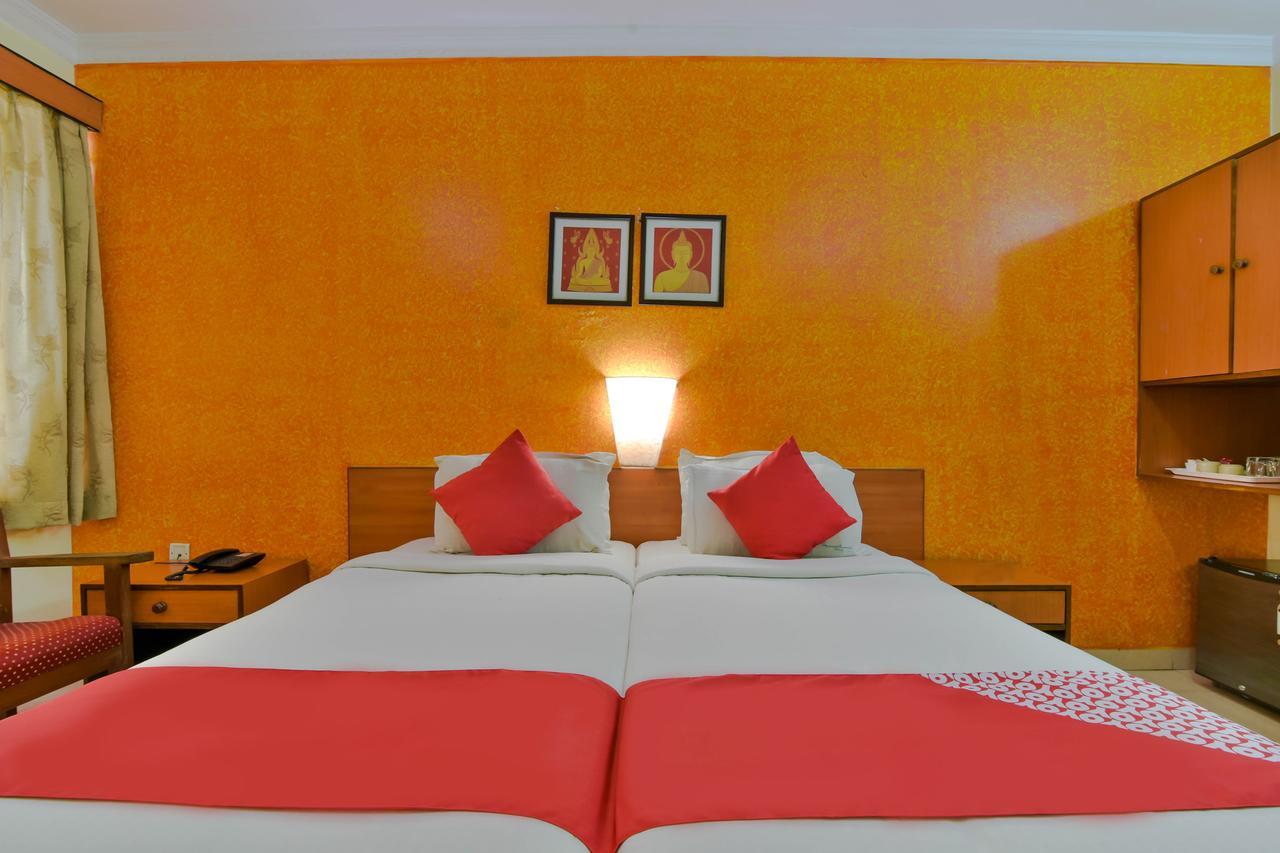 Hotel Manoshanti ปณชี ภายนอก รูปภาพ