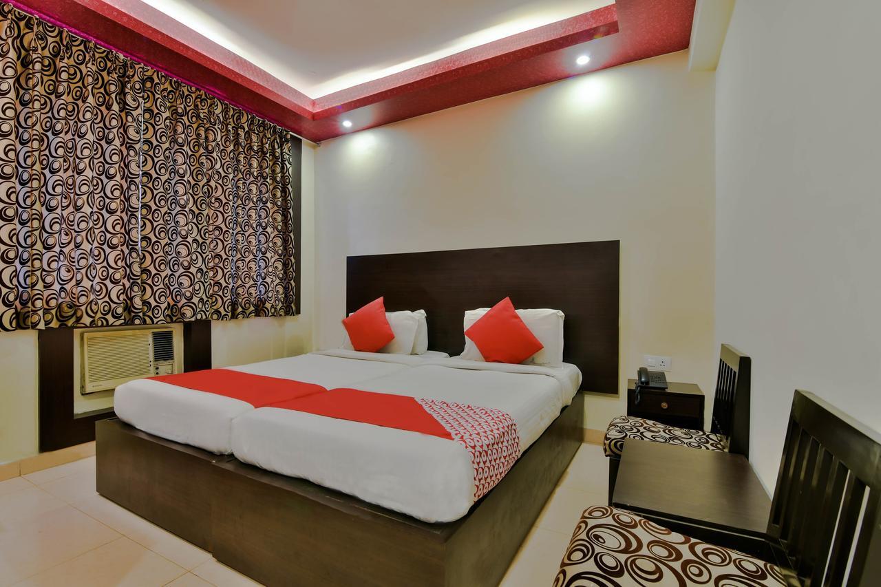 Hotel Manoshanti ปณชี ภายนอก รูปภาพ