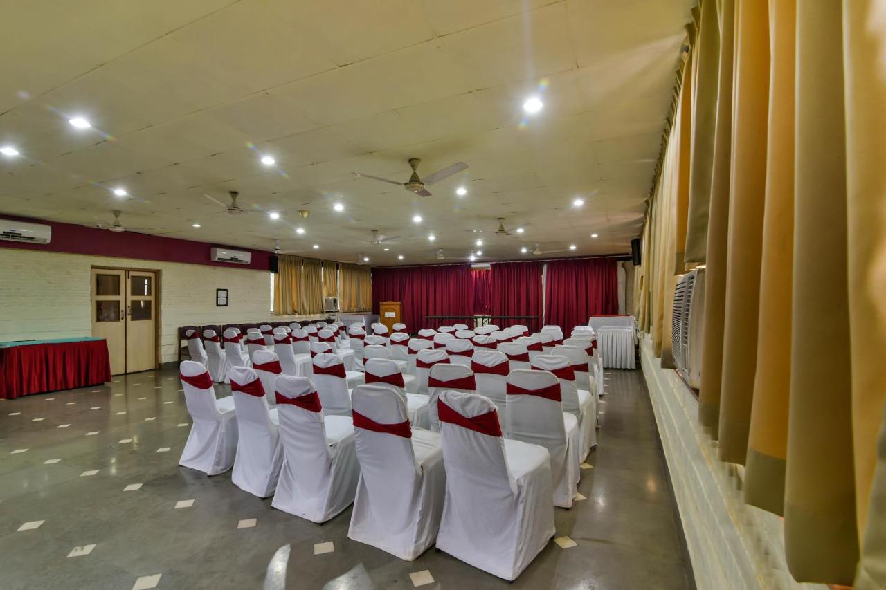 Hotel Manoshanti ปณชี ภายนอก รูปภาพ