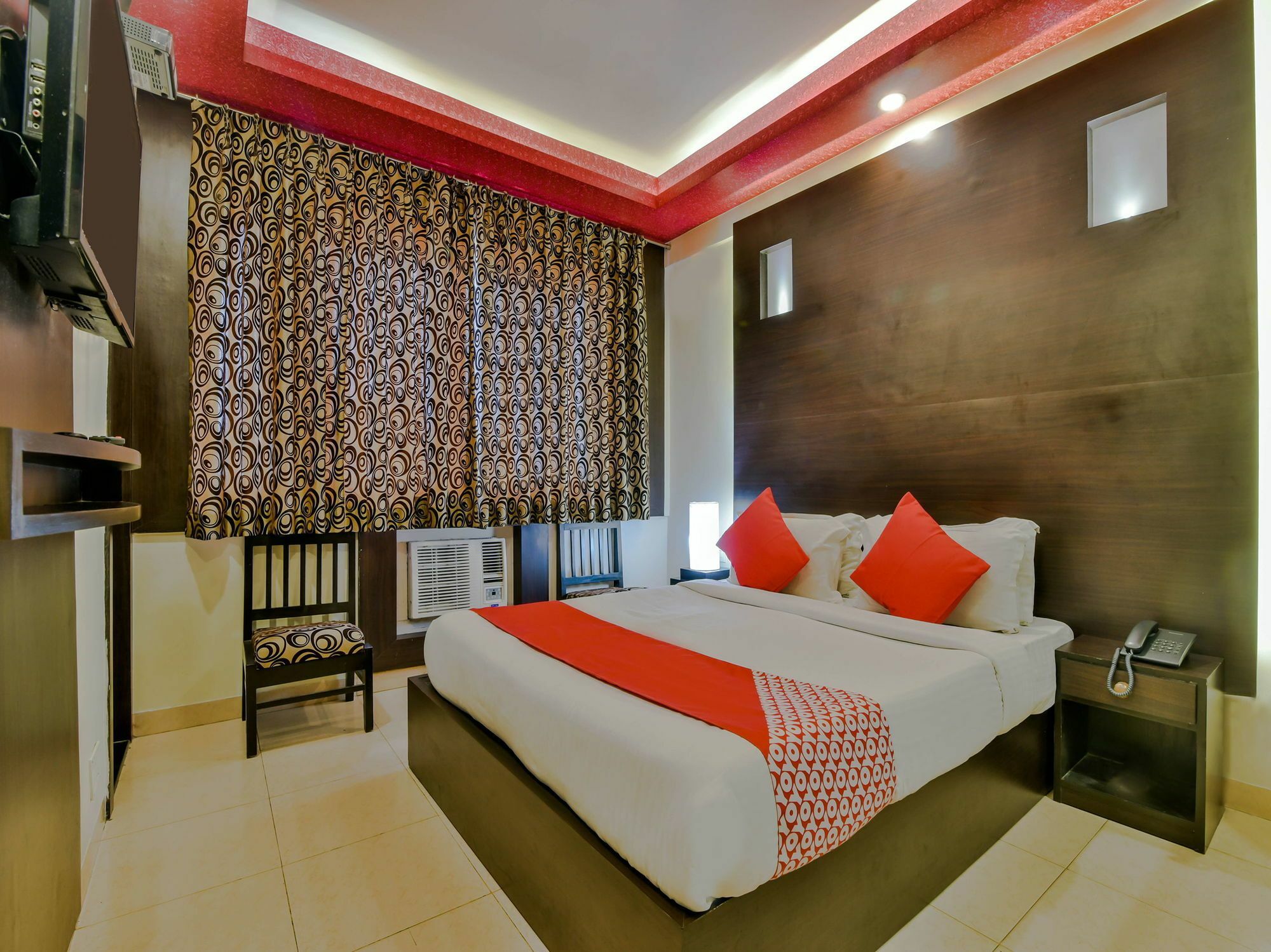 Hotel Manoshanti ปณชี ภายนอก รูปภาพ