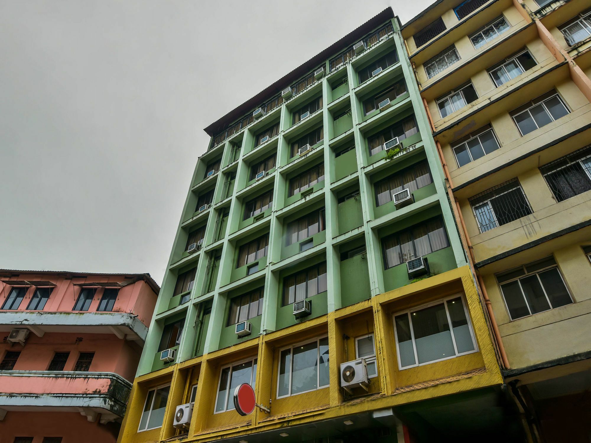 Hotel Manoshanti ปณชี ภายนอก รูปภาพ